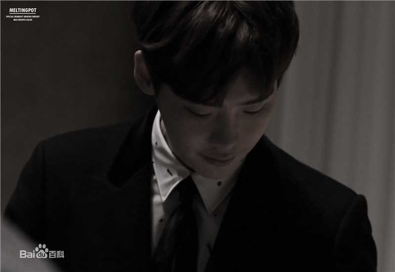 李钟硕(Lee Jong Suk)20141212 画梅奖出席及获奖生活照相册