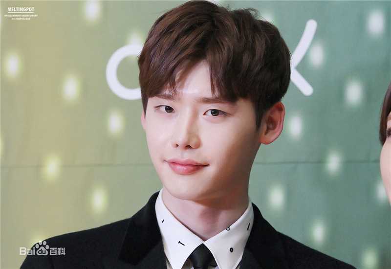李钟硕(Lee Jong Suk)20141212 画梅奖出席及获奖生活照相册