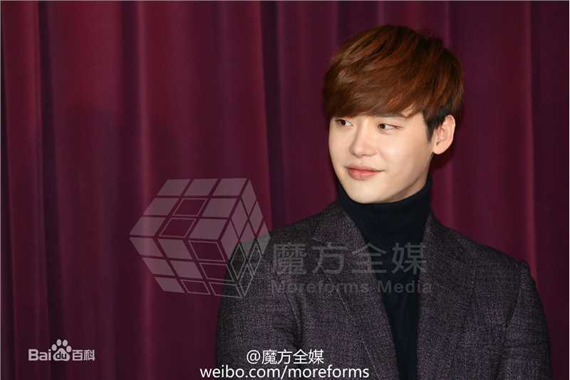 李钟硕(Lee Jong Suk)20160122蜡像揭幕活动生活照相册