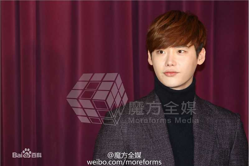 李钟硕(Lee Jong Suk)20160122蜡像揭幕活动生活照相册