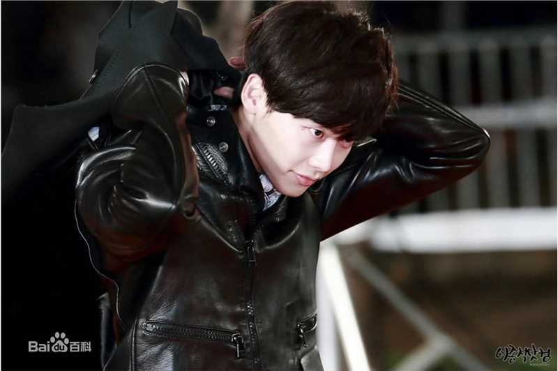 李钟硕(Lee Jong Suk)2013 SIA出席及获奖壁纸壁纸