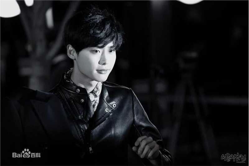 李钟硕(Lee Jong Suk)2013 SIA出席及获奖壁纸壁纸