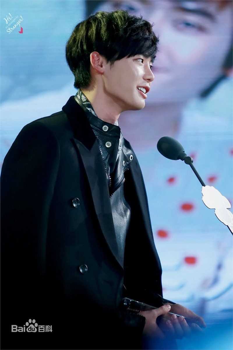 李钟硕(Lee Jong Suk)2013 SIA出席及获奖壁纸壁纸