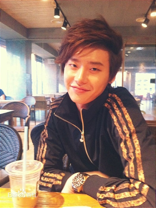 李钟硕(Lee Jong Suk)个人Me2day图片图片图册