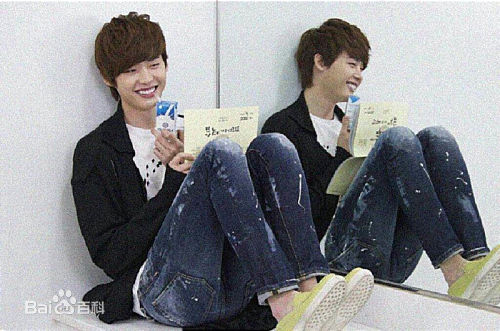 李钟硕(Lee Jong Suk)个人Me2day图片图片图册