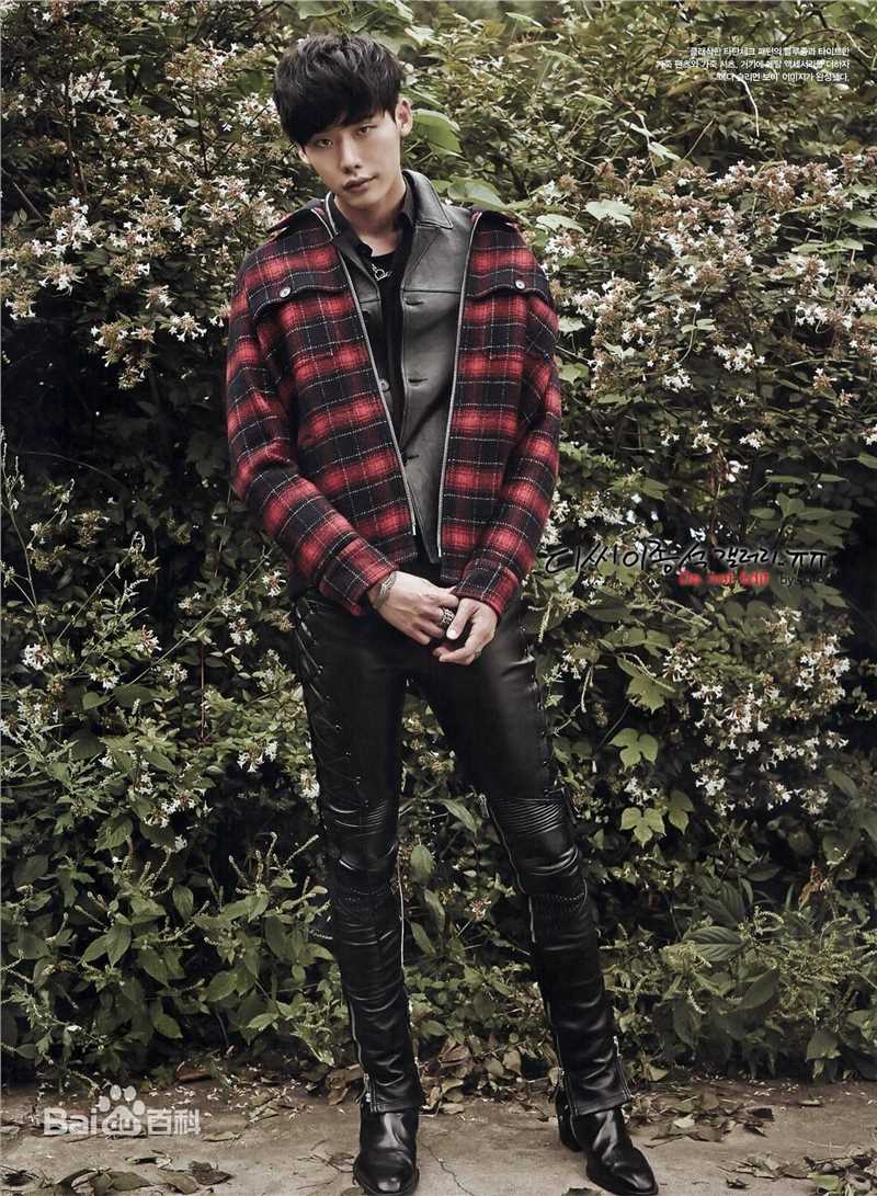 李钟硕(Lee Jong Suk)Vogue生活照