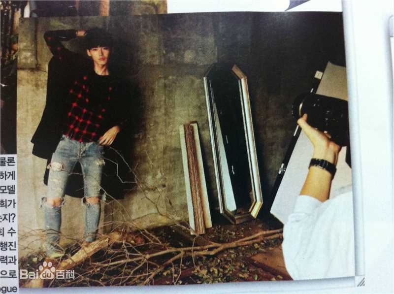 李钟硕(Lee Jong Suk)Vogue生活照