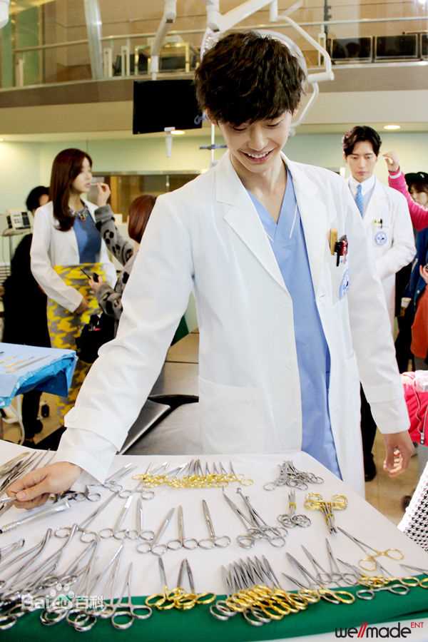 李钟硕(Lee Jong Suk)2014 SDoctor异乡人-饰演朴勋性感图片图集