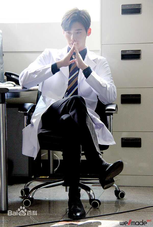 李钟硕(Lee Jong Suk)2014 SDoctor异乡人-饰演朴勋性感图片图集