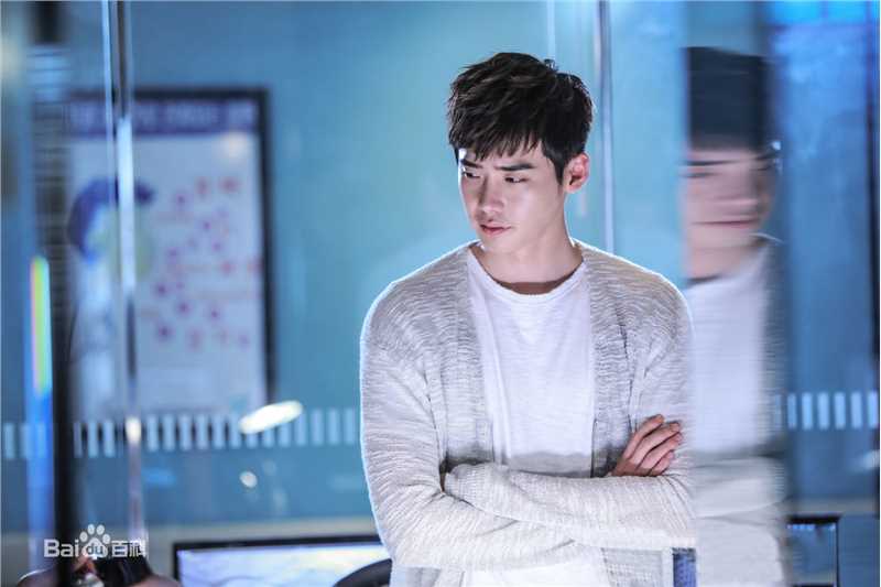 李钟硕(Lee Jong Suk)2014 SDoctor异乡人-饰演朴勋性感图片图集