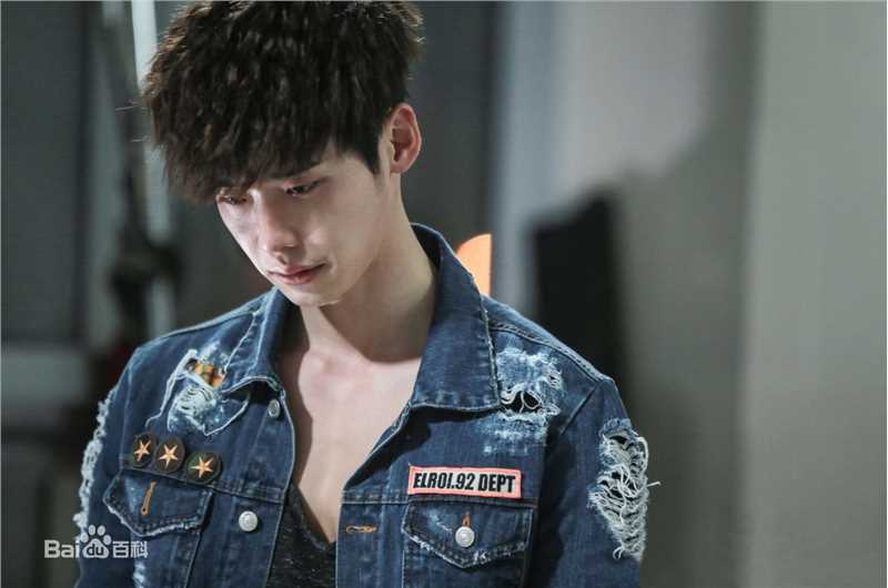 李钟硕(Lee Jong Suk)2014 SDoctor异乡人-饰演朴勋性感图片图集