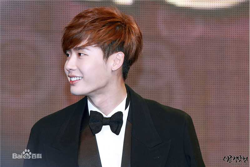 李钟硕(Lee Jong Suk)2013 大众文化艺术大赏出席及获奖壁纸壁纸