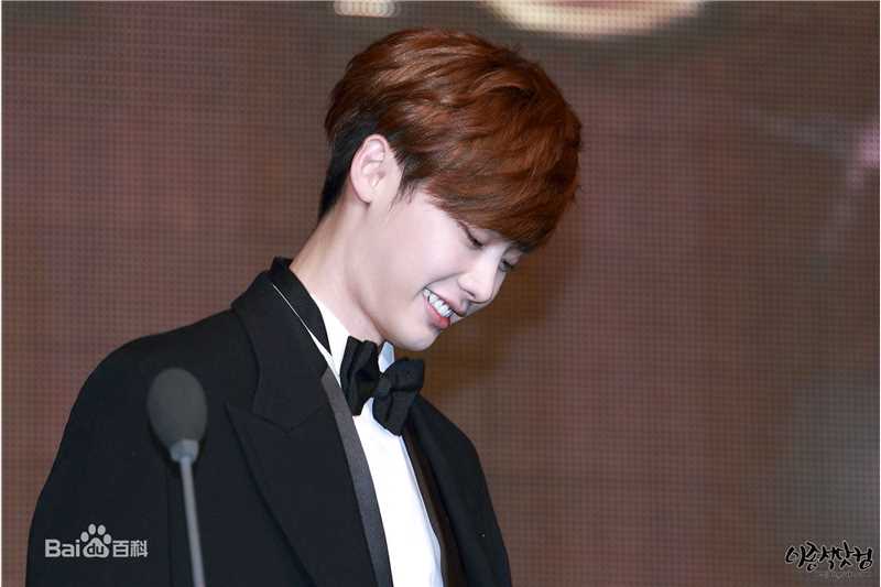 李钟硕(Lee Jong Suk)2013 大众文化艺术大赏出席及获奖壁纸壁纸
