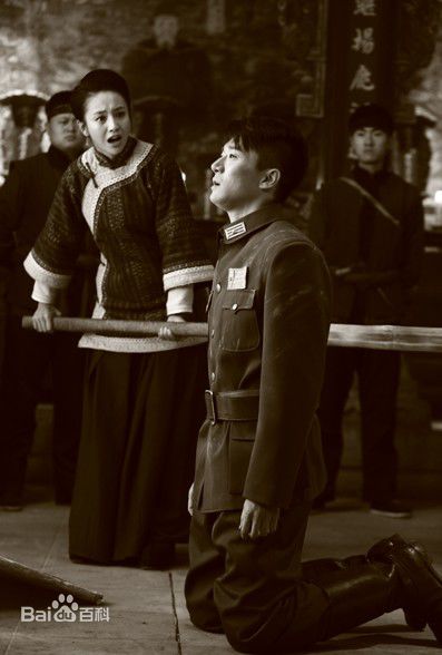 曾虹畅饰演“余定邦”素颜照相册