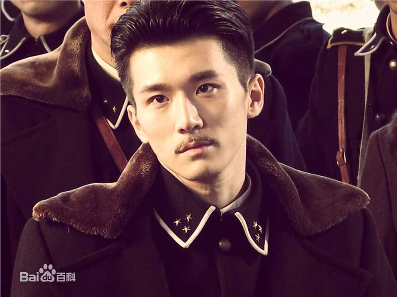 曾虹畅饰演童鸣素颜照相册