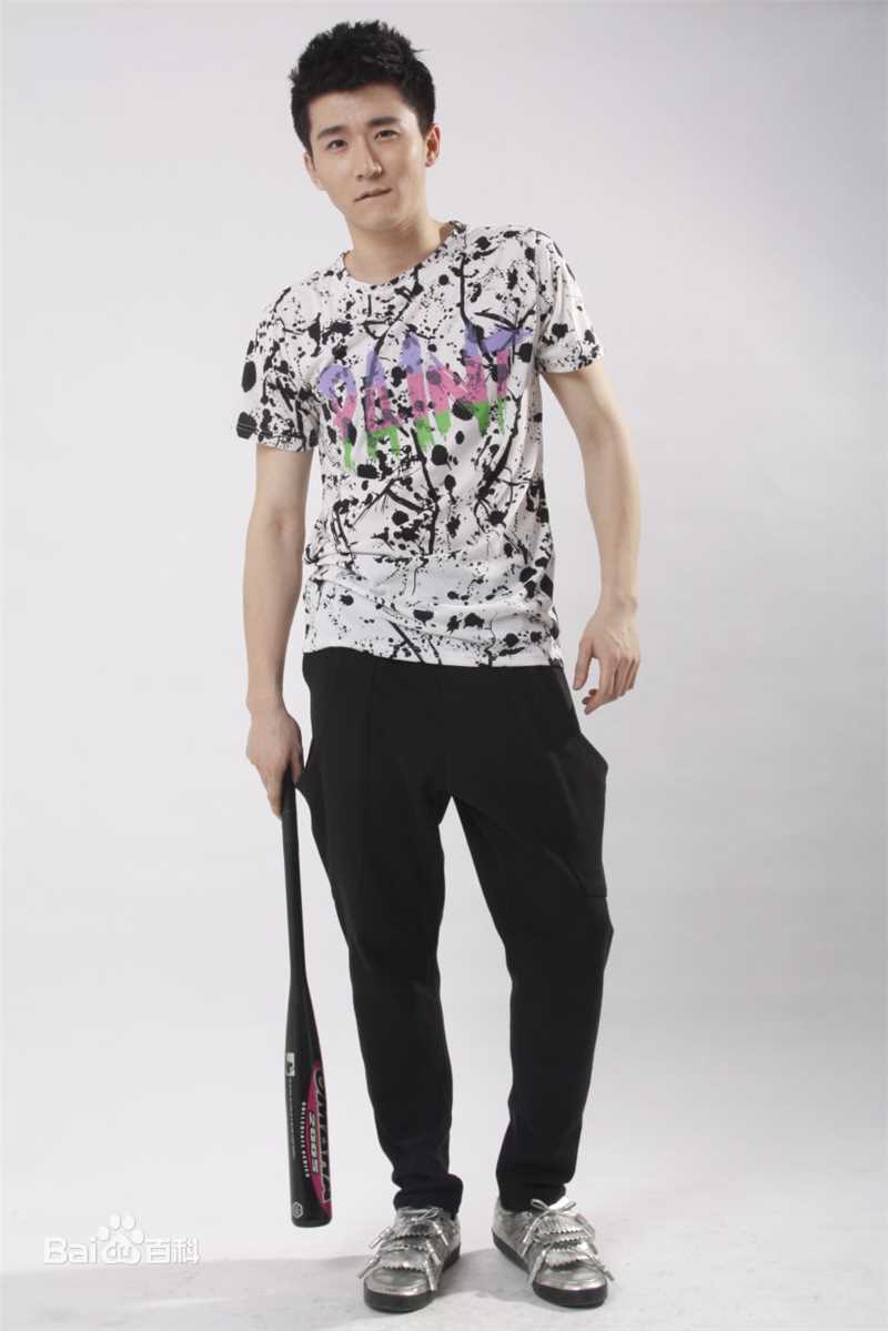 曾虹畅饰演童鸣素颜照相册