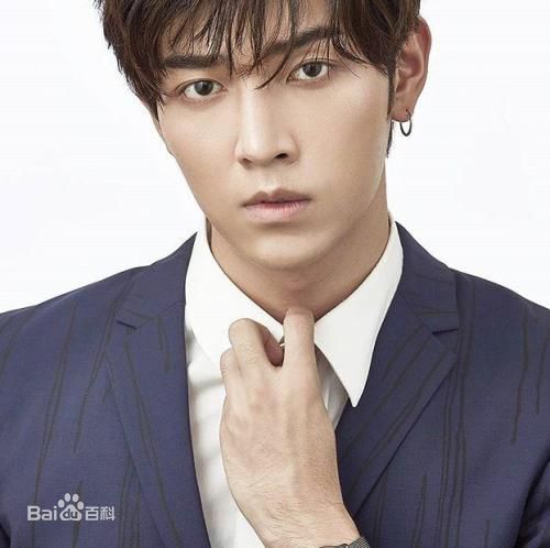 英迪帕·塔尼(Itthipat Thanit、 )god日常合集前后照片