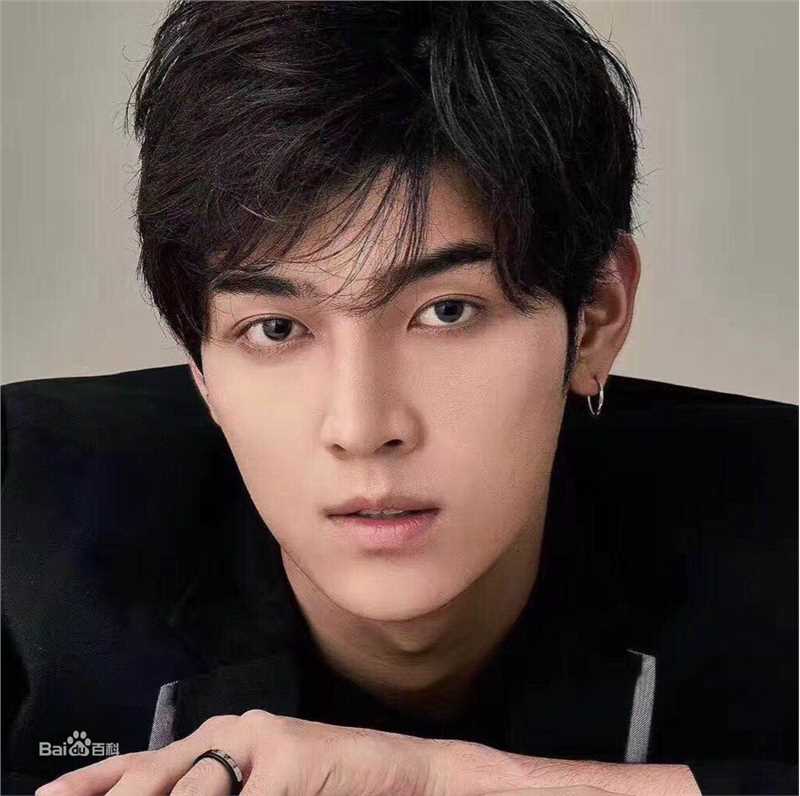 英迪帕·塔尼(Itthipat Thanit、 )最优质杂志及硬照相册