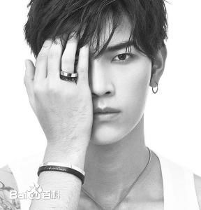 英迪帕·塔尼(Itthipat Thanit、 )最优质杂志及硬照相册