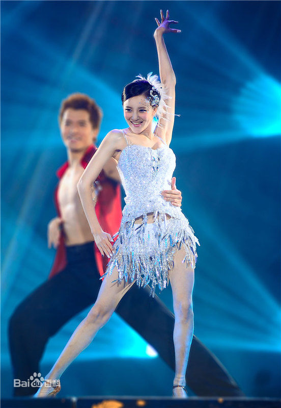 刘雨欣(Angel Liu)晚会节目前后照片