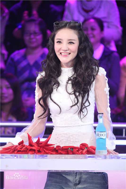 刘雨欣(Angel Liu)晚会节目前后照片