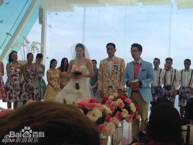 黄伊汶(Emme Wong，Dior Wong)婚礼现场素颜照壁纸