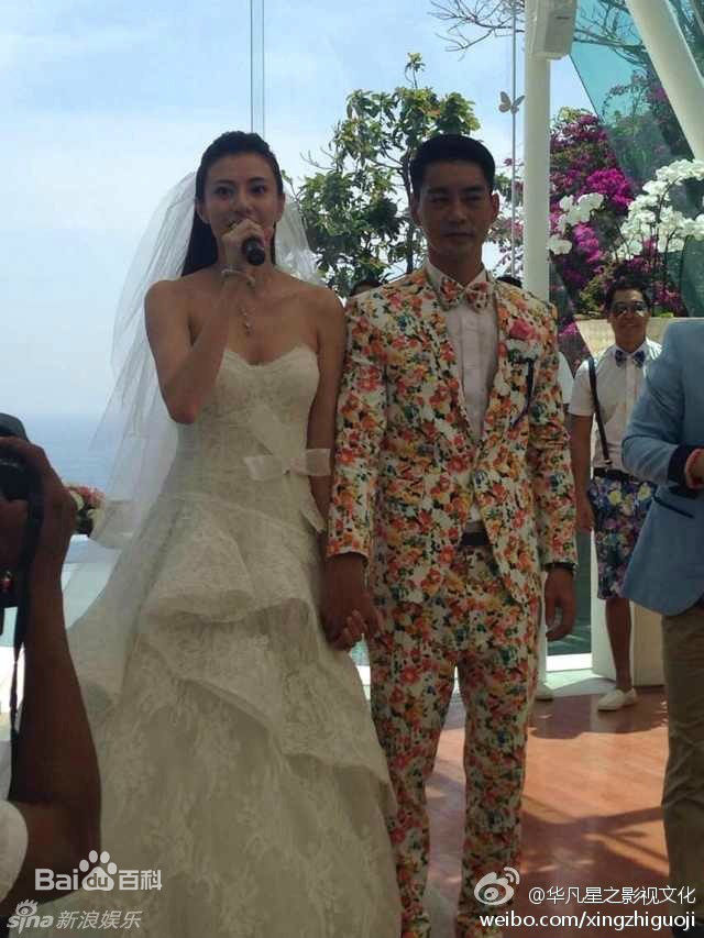 黄伊汶(Emme Wong，Dior Wong)婚礼现场素颜照壁纸