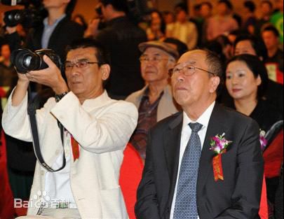 马征社会活动素颜照相册