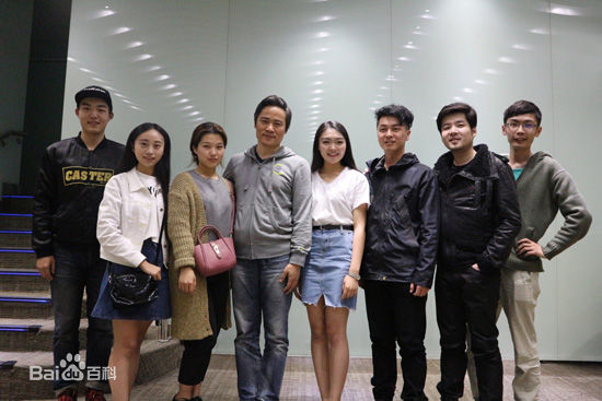 闫然活动照片图册