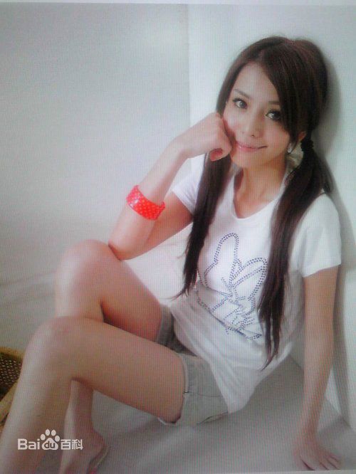 李毓芬(Tia Keiko)生活照壁纸壁纸