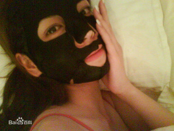 李毓芬(Tia Keiko)生活照壁纸壁纸