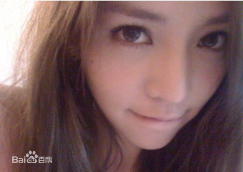 李毓芬(Tia Keiko)生活照壁纸壁纸