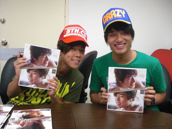 东于哲(Thomas&Jack)生活照一前后照片