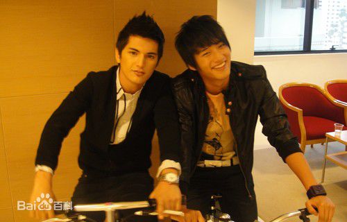 东于哲(Thomas&Jack)生活照一前后照片