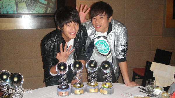 东于哲(Thomas&Jack)生活照一前后照片