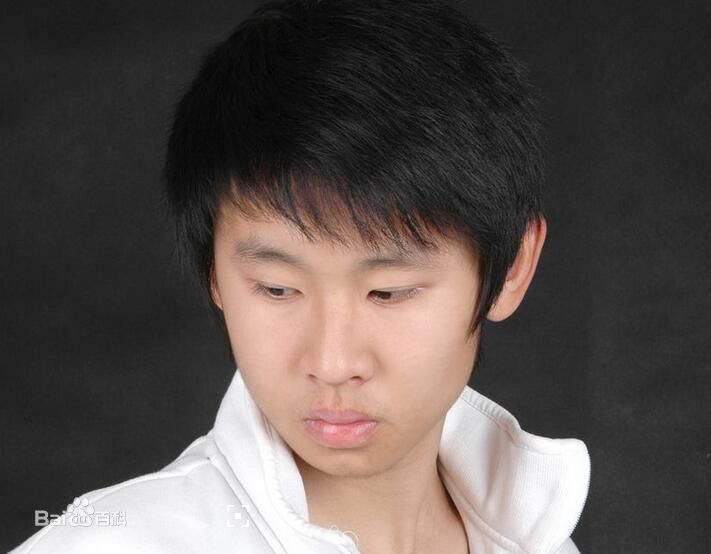 最新崔彬斌壁纸