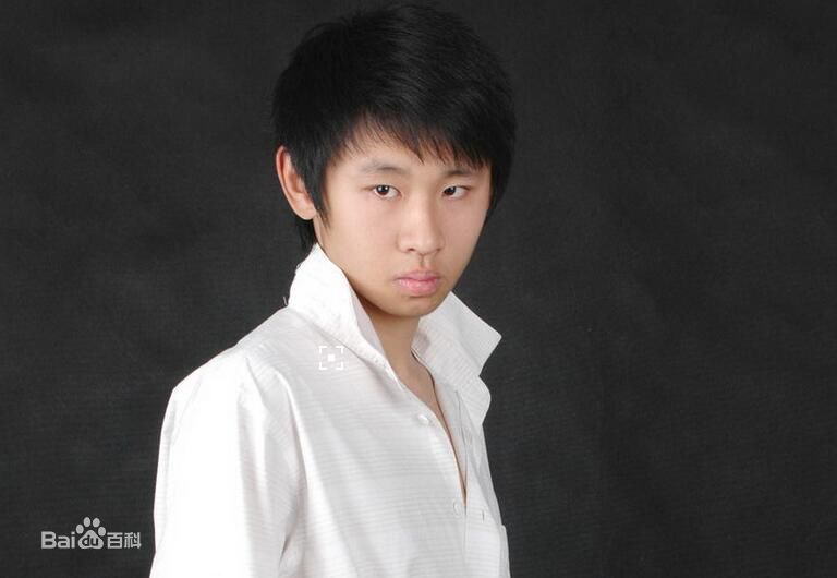 最新崔彬斌壁纸