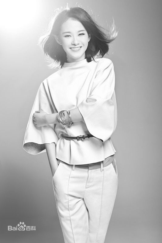 刘滢黑白印象图片图册