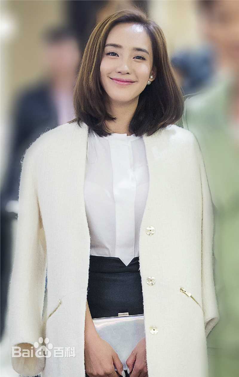 王智(WangZhi)出席活动前后照片