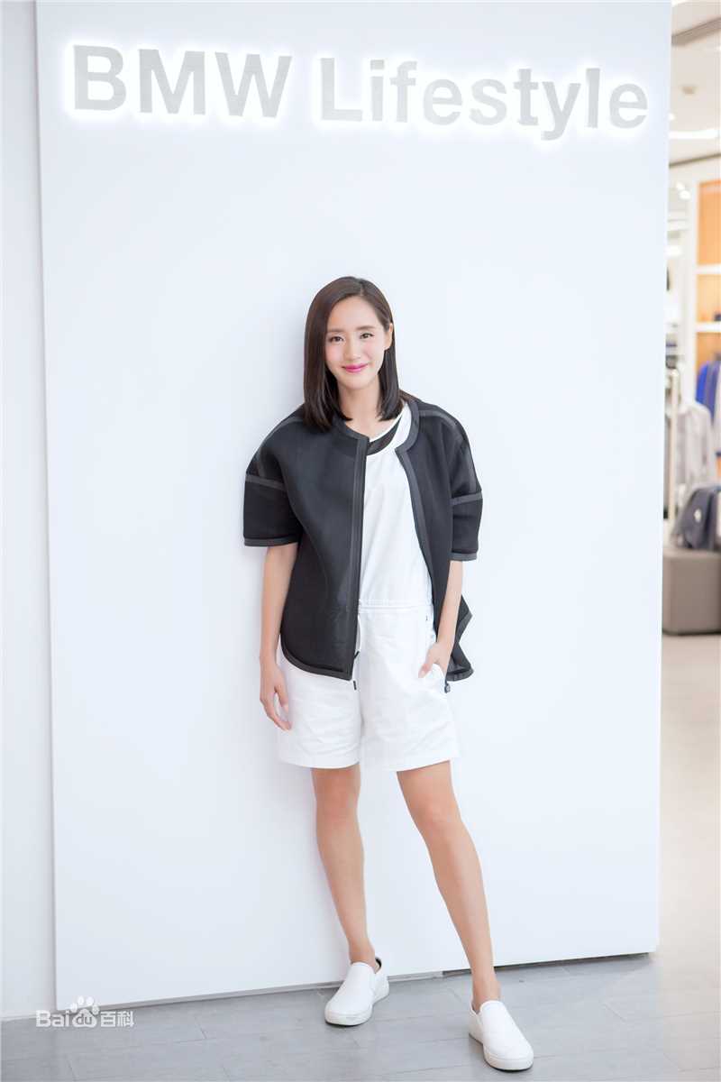 王智(WangZhi)出席活动前后照片