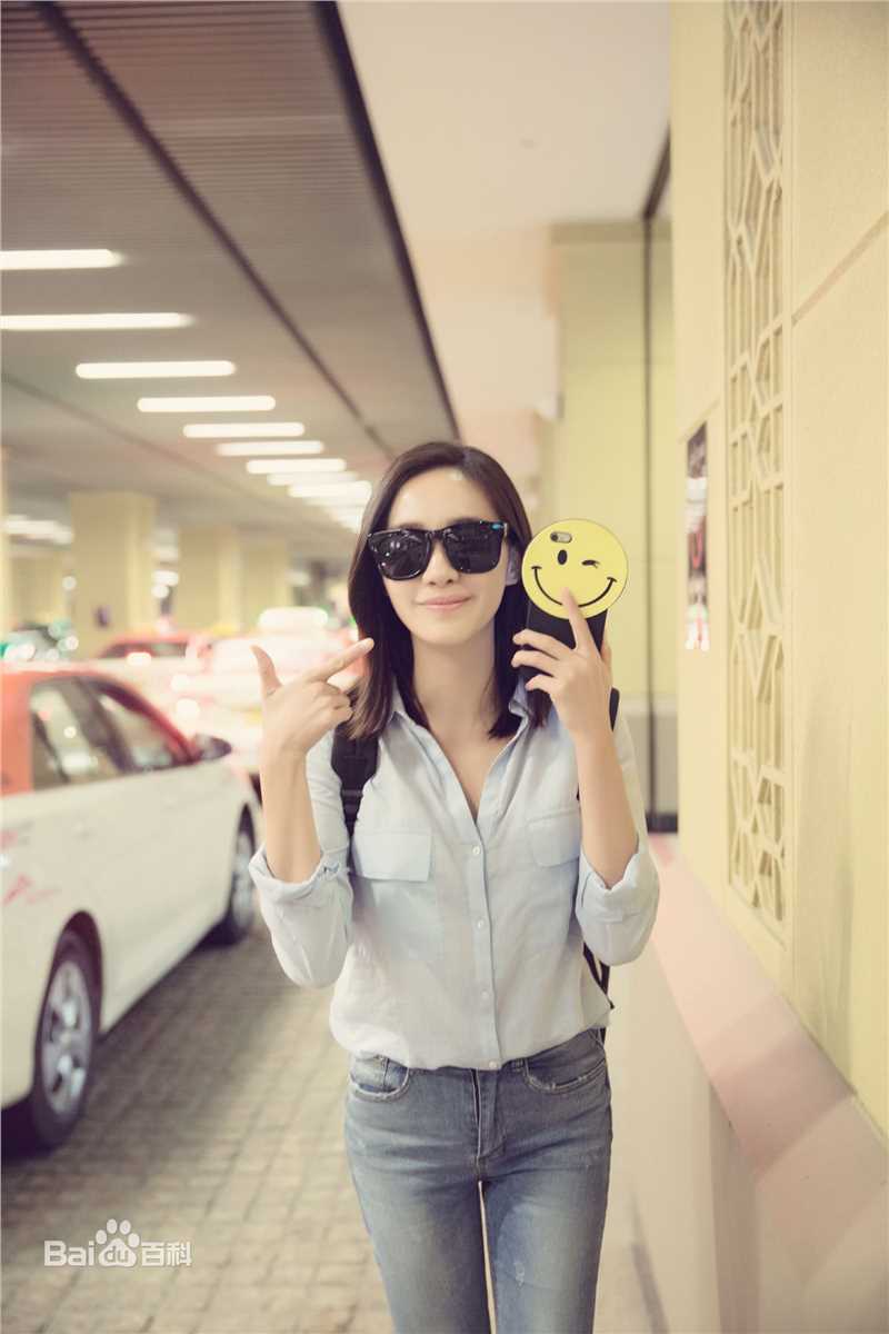 王智(WangZhi)外景照片素颜照相册