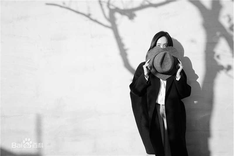 王智(WangZhi)外景照片素颜照相册