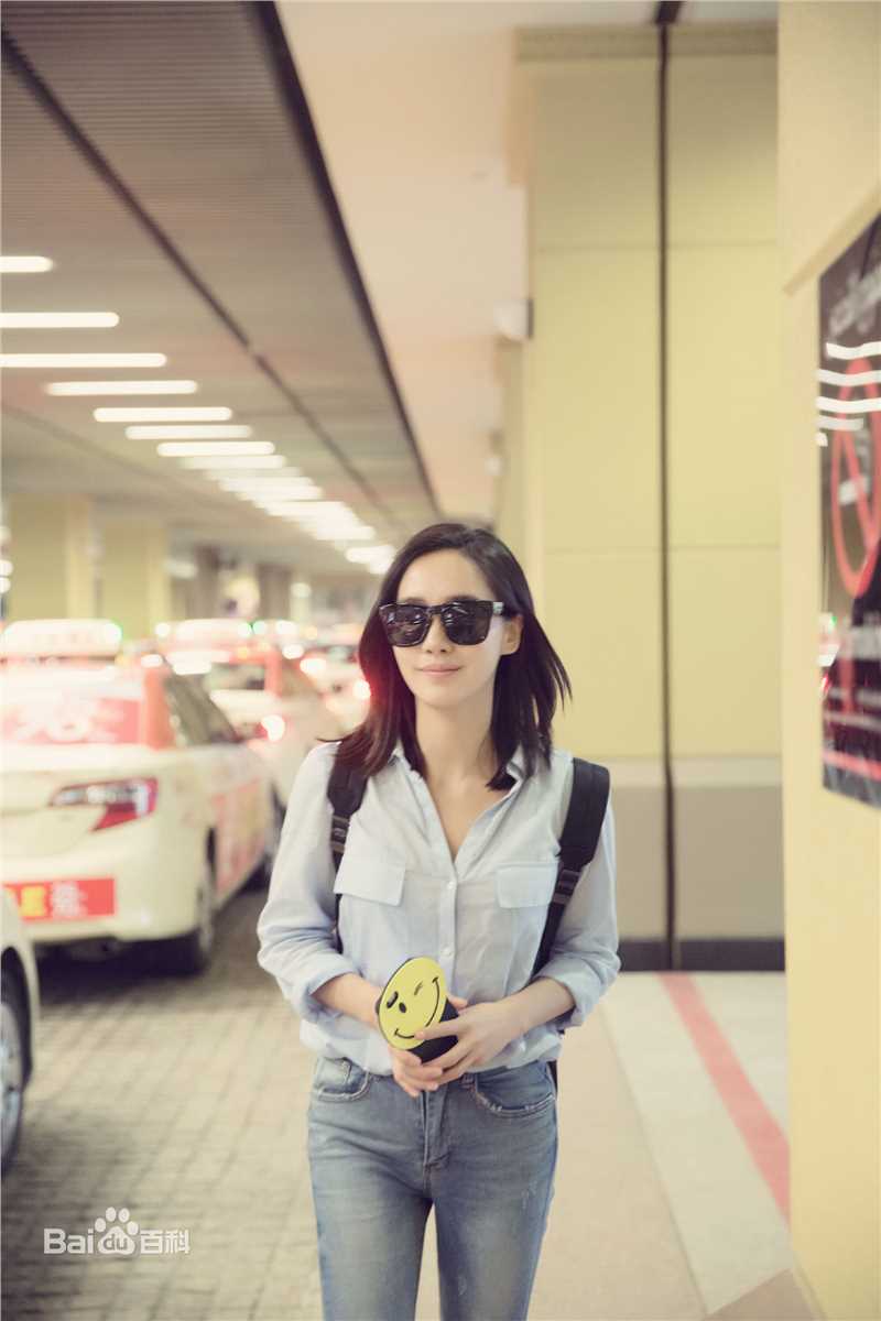 王智(WangZhi)外景照片素颜照相册