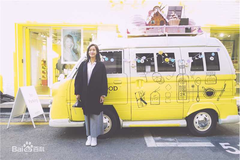 王智(WangZhi)外景照片素颜照相册