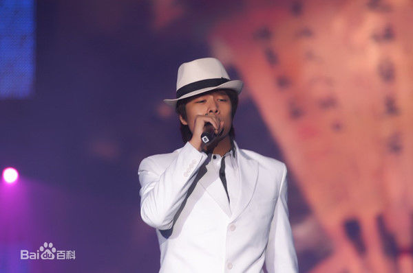 极泷出席活动壁纸壁纸