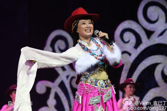 最全极泷在《五洲风情》演出中的壁纸