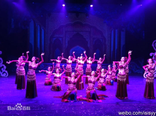 最全极泷在《五洲风情》演出中的壁纸