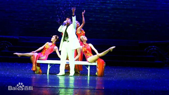 最全极泷在《五洲风情》演出中的壁纸