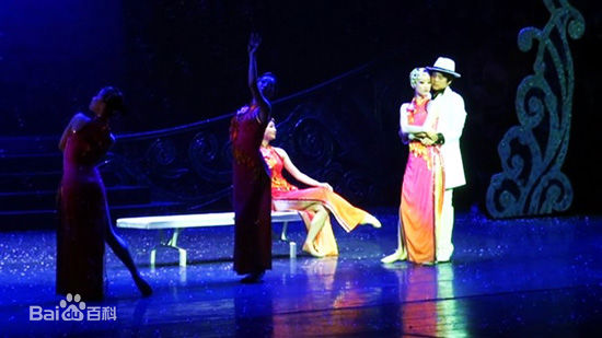 最全极泷在《五洲风情》演出中的壁纸