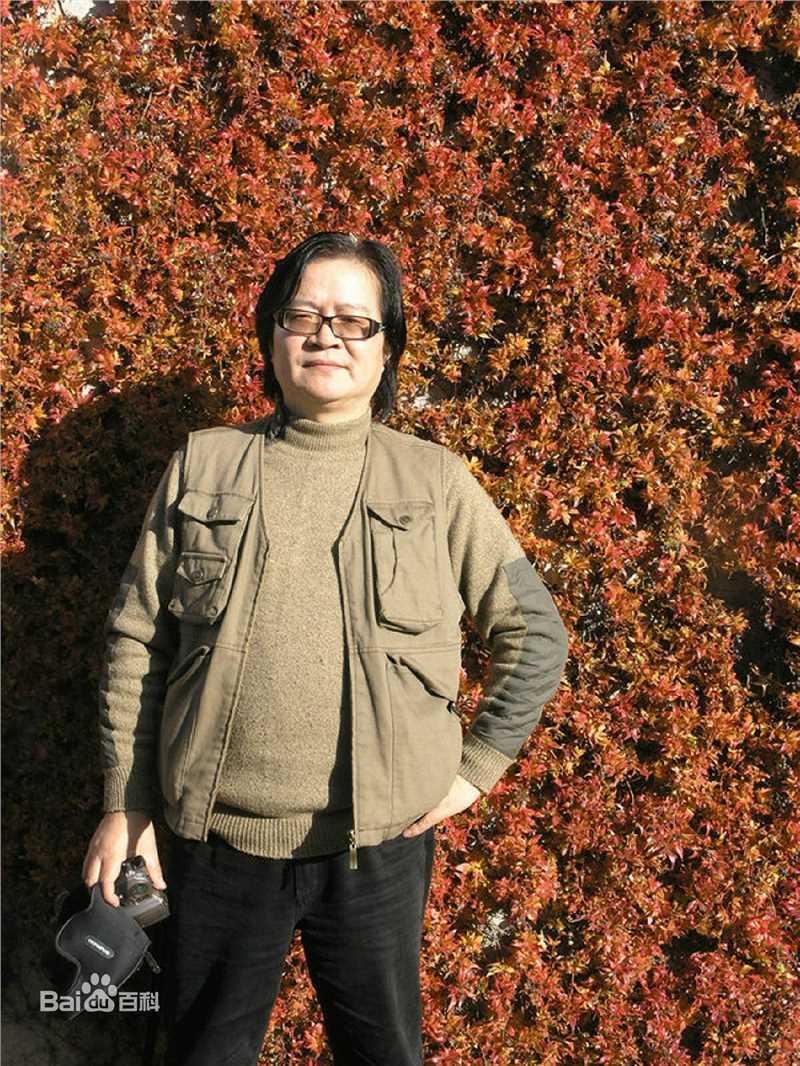 赵治平艺术生活照素颜照壁纸